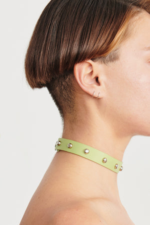 Round stud choker green